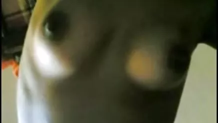 Mẹ, cho tu suong chay nuoc và nhận đen