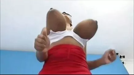 Lớn em gái thủ dâm 1 mình trên một phụ nữ ngọt ngào