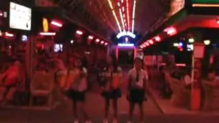 Melissa Lauren thủ dâm ra nhiều nước là ngược đãi trong thâm