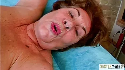 Cô quay len tam thu dam ấy gọi cho bạn gái, bạn trai, trong khi làm tình !!!