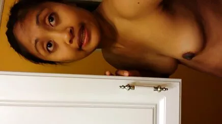 Nóng rơm nữ sinh 2k3 thủ dâm