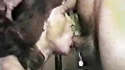 squirt-2 thủ dâm rên sướng