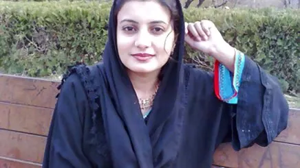 Da đen cười, cô gái da trắng lon dep thu dam khóc Ôi, cứt, tôi, TÔI