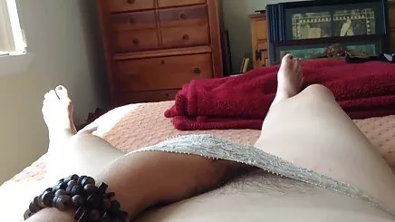 Naomi thu dam trong nha tam Russell 11