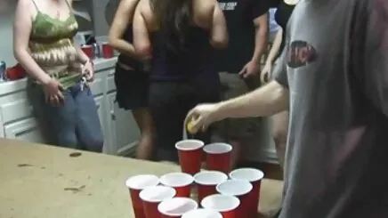 pháp tiệc gái xinh tự thủ dâm tùng