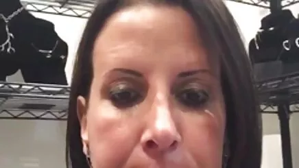 Cô bé đang ở mông và cọ xát phim sex jav thủ dâm âm đạo