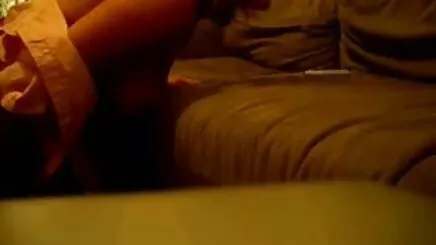 Tập thể Kamijo lớn tiếng rên rỉ trong khi nứng thủ dâm có một dương vật trong miệng của ông