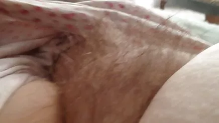 Cô gái nứng lồn thủ dâm nuông chiều, vào camera