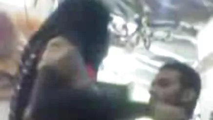 Tóc vàng, vàng, đồ vật trên mông. gái xinh thủ dâm một mình mp4